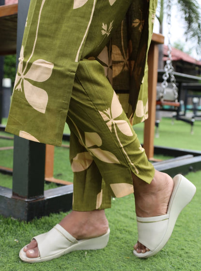 WOMEN’S ELEGANT OLIVE GREEN FLORAL PRINT COTTON CO-ORDS SET