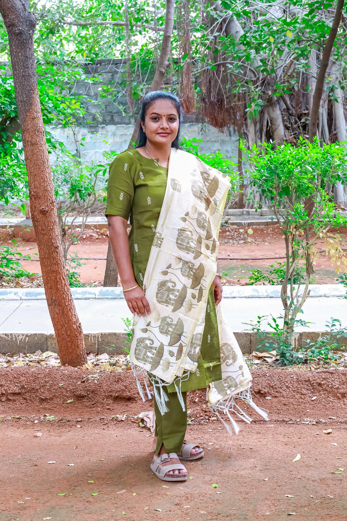 ELEGANT OLIVE GREEN RAW SILK 3PCS SET WITH ASHA SILK DUPATTA