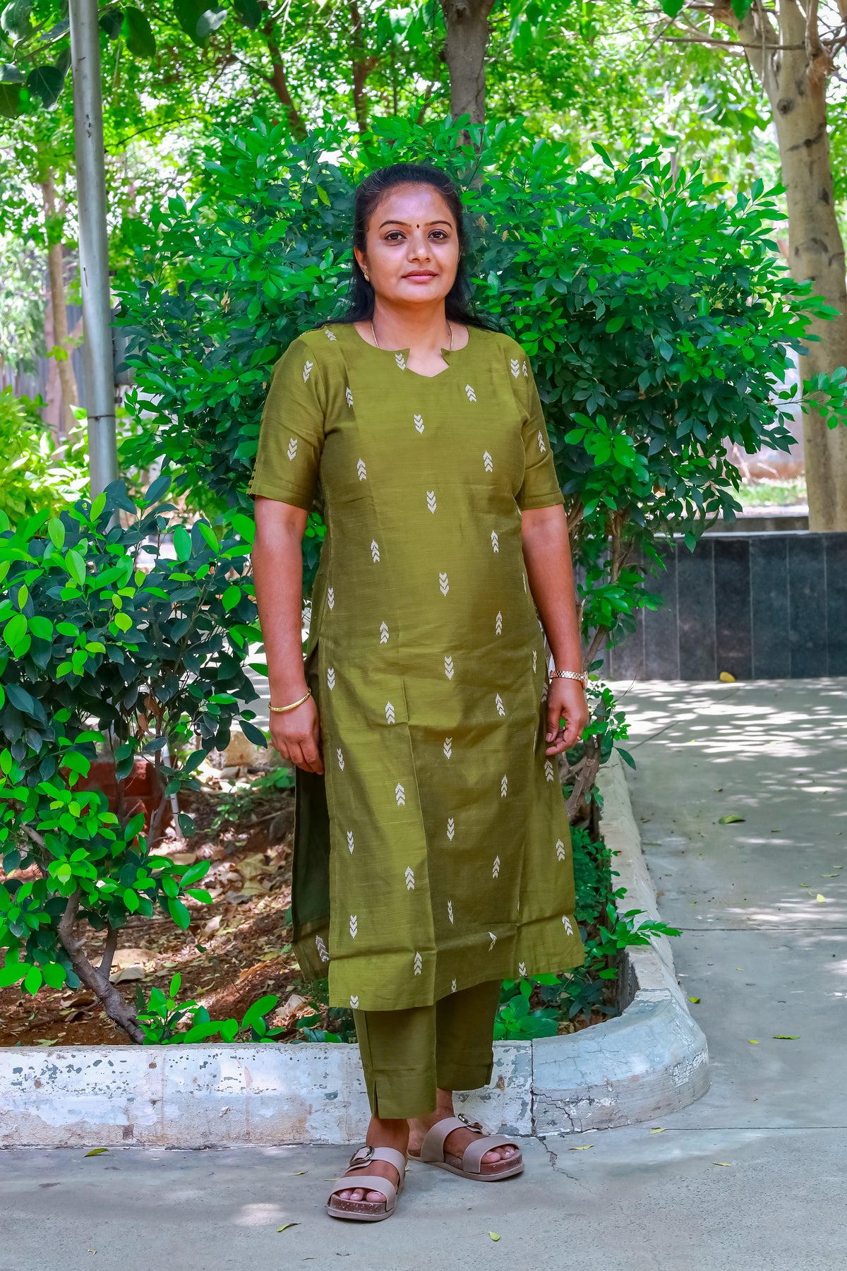 ELEGANT OLIVE GREEN RAW SILK 3PCS SET WITH ASHA SILK DUPATTA