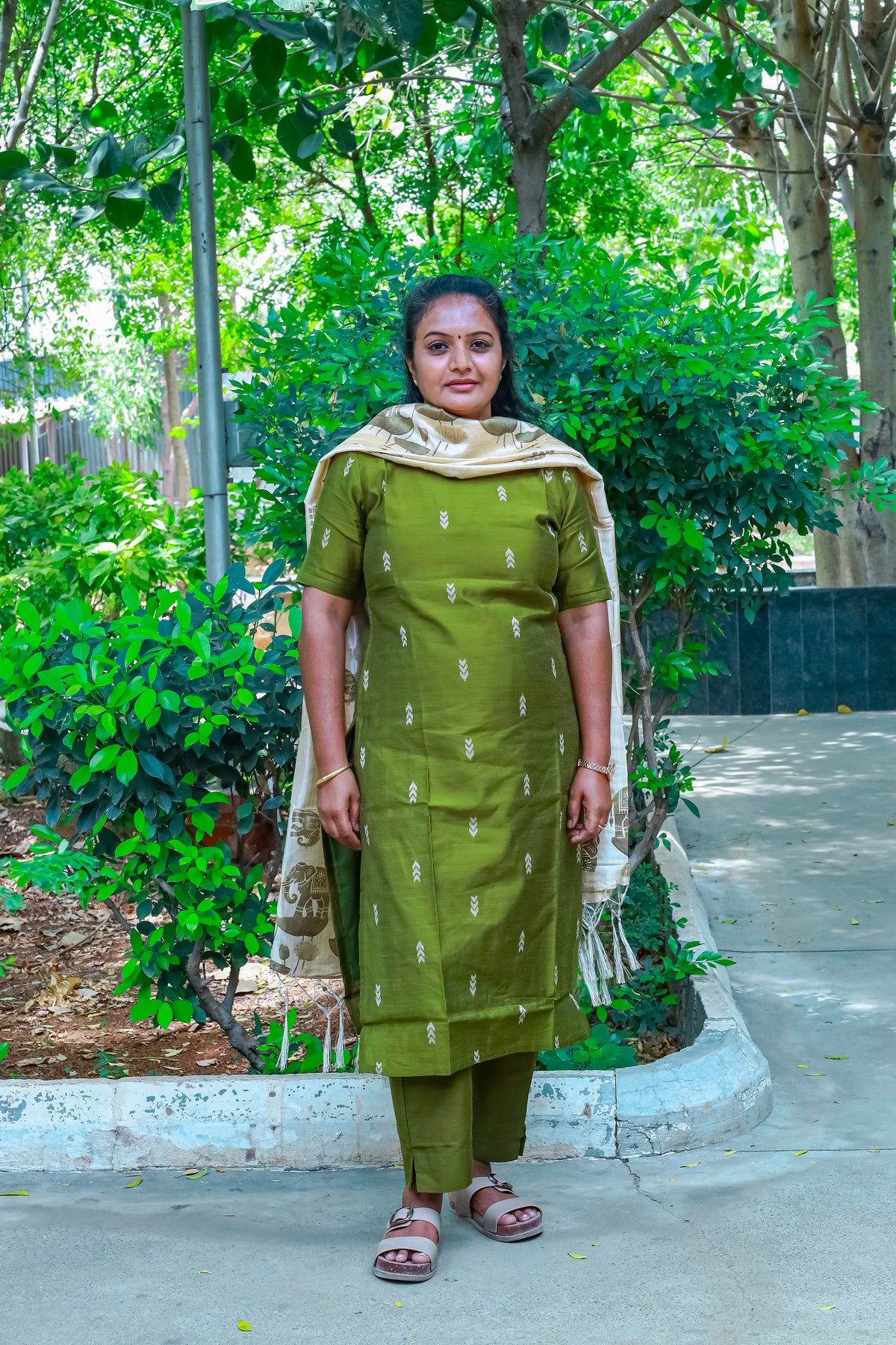 ELEGANT OLIVE GREEN RAW SILK 3PCS SET WITH ASHA SILK DUPATTA