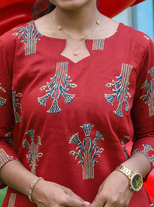 ELEGANT NOTCH NECK COTTON PRINTED KURTI SET