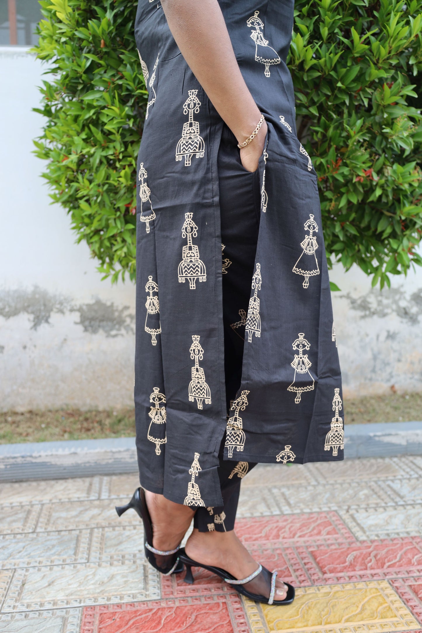 TRADITIONAL BLACK PRINTED CO-ORDS SET WITH ETHNIC MOTIFS