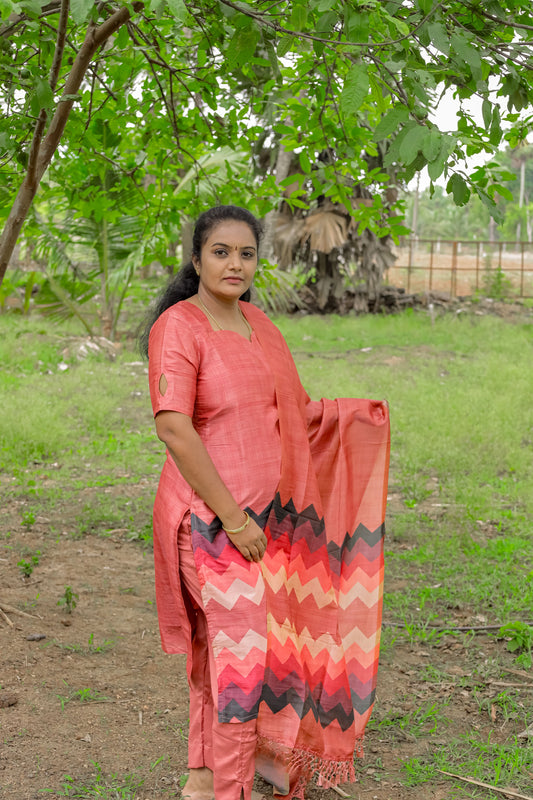 Women's Coral Peach Straight Kurta with Zigzag Printed Dupatta Set