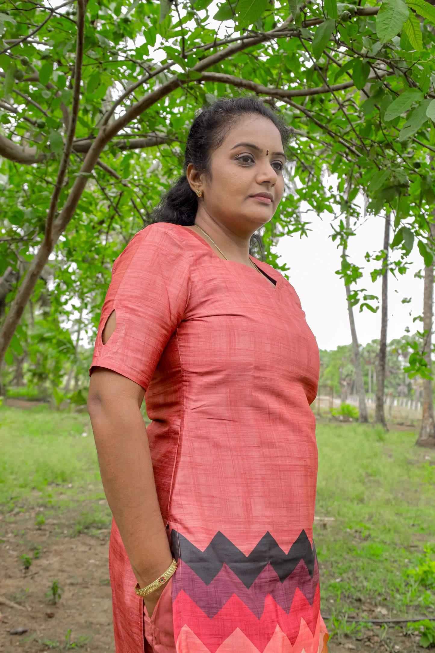 Women's Coral Peach Straight Kurta with Zigzag Printed Dupatta Set