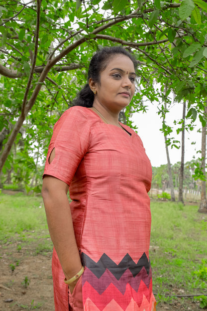 Women's Coral Peach Straight Kurta with Zigzag Printed Dupatta Set