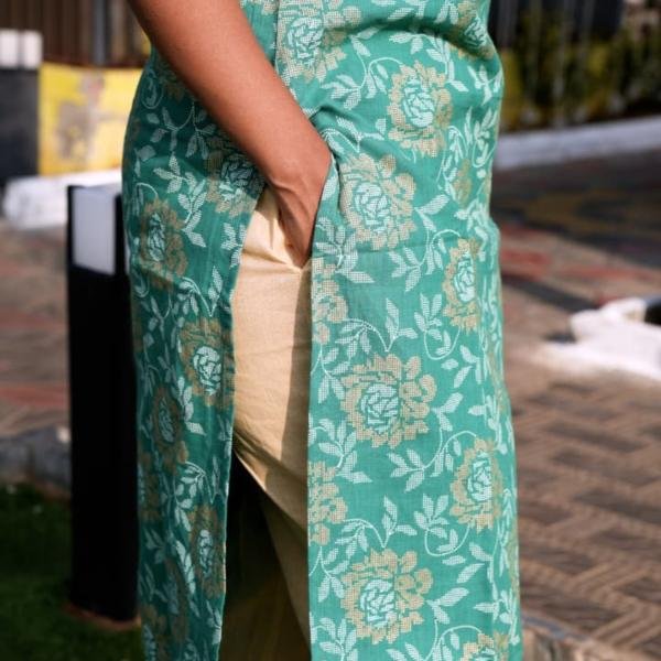 WOMEN’S ELEGANT GREEN KURTI SET WITH DUPATTA