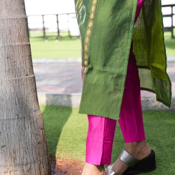 WOMEN’S  PINK AND GREEN KURTI SET WITH DUPATTA
